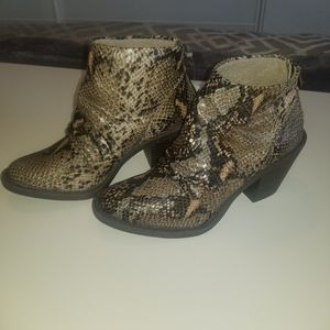 Blowfish Malibu snake skin slouch booties. New! Size 7.5 womens